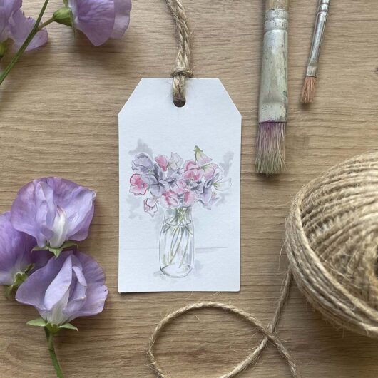 A pretty flower gift tag for gift wrapping